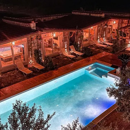 Woodtown Alaçatı Hotel