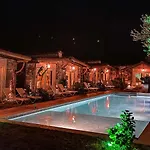 Отель Etiz Alacati *